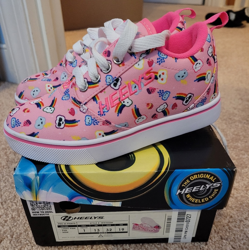 Youth Heelys - size 1 VGUC